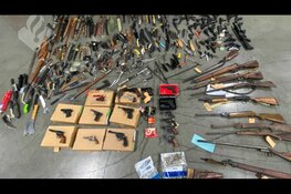 434 gedropte ‘knifen’ en 26 vuurwapens