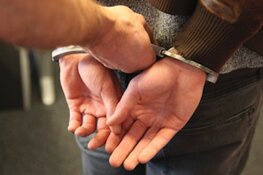 Man weigert zich te identificeren en verzet zich bij aanhouding