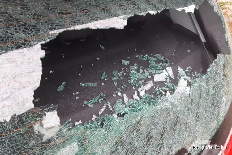 Negen auto’s vernield in Vlissingen, politie zoekt getuigen