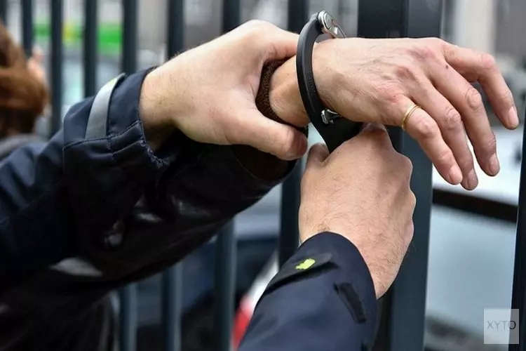 Vijf mannen op heterdaad gepakt bij drugsactie