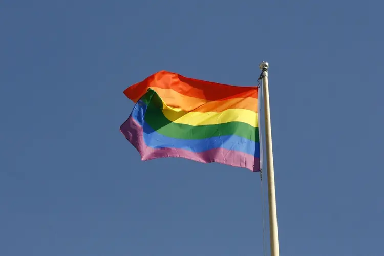 Gemeente Middelburg tekent regenboogconvenant met OCW
