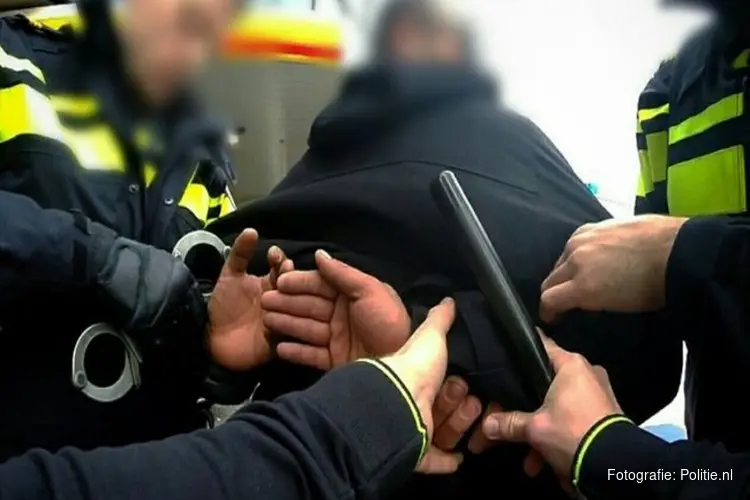 Twee aanhoudingen na diefstal met geweld