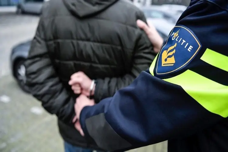 Motorrijder aangehouden na levensgevaarlijke achtervolging