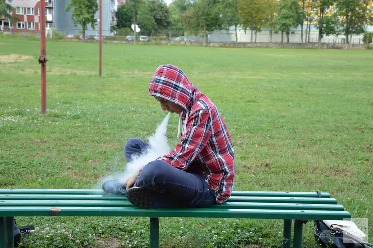 Onderzoek: Vapen steeds populairder onder Zeeuwse jongeren