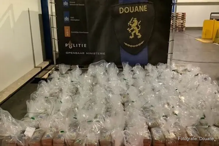 1102 kilo cocaïne tussen fruit in haven van Vlissingen
