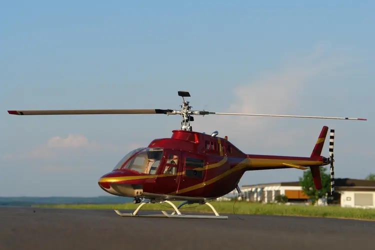 Metingen met helikopter naar verdeling zoet en zout water in Zeeuwse ondergrond