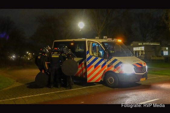 Geweld tegen politie en zesentwintig aanhoudingen