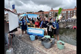 Enorme opbrengst in Middelburg: Clean up on Tour vist bijna 200 kilo afval uit het water tijdens Watersportdagen