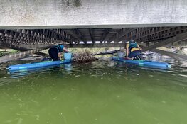 Enorme opbrengst in Middelburg: Clean up on Tour vist bijna 200 kilo afval uit het water tijdens Watersportdagen